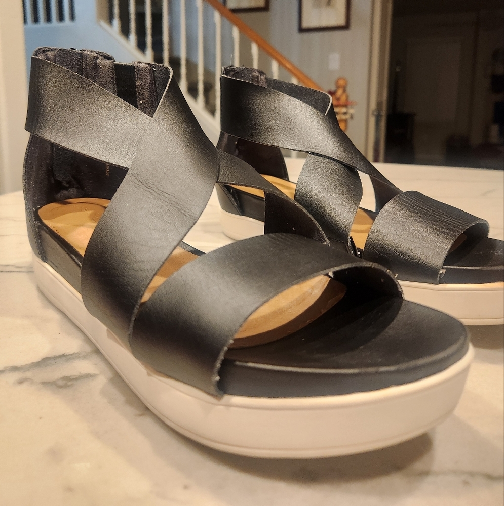 Universal Thread Sandals - image 1